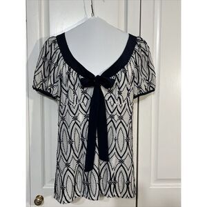 Nanette Lepore shortsleeve Top White & Navy Embroidered sz 2
